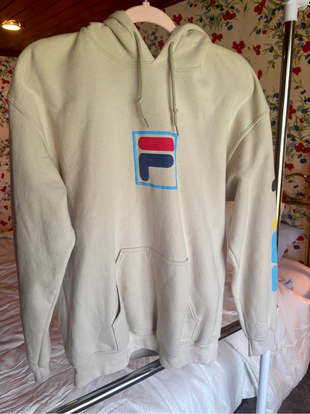 fila cream oversized logo hoodie size medium streetwear pullover unisex neutral